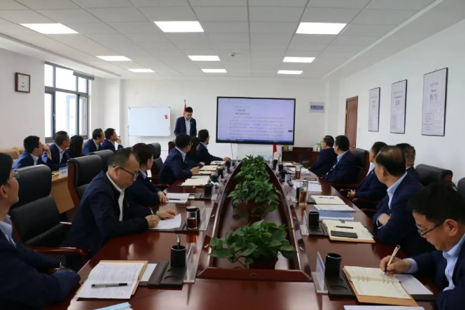 市產(chǎn)投集團召開黨委理論中心組集體學(xué)習(xí)會議(圖2) 市產(chǎn)投集團召開黨委理論中心組集體學(xué)習(xí)會議(圖2)